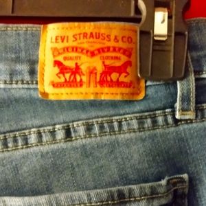 Levi's"524" Skinny Jeans size 9